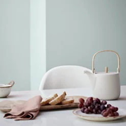 Crown Breatheasy Kitchen Matt Emulsion Paint Marble Top - Tester 40ml -Rust-Oleum || Hammerite Sales 12814059 3124857364991358