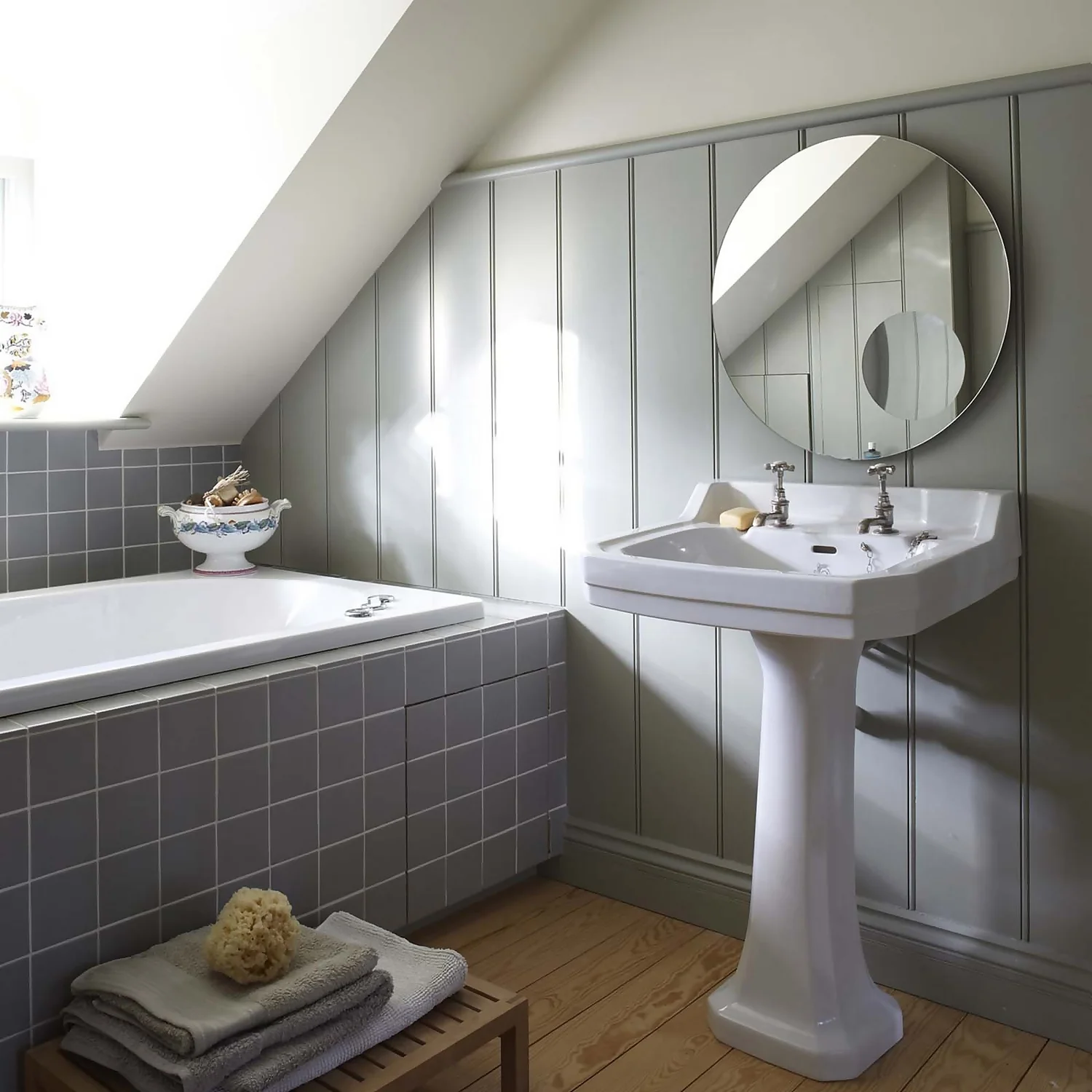 Farrow & Ball Modern Eggshell Paint Blue Gray - 2.5L 4 Farrow & Ball Modern Eggshell Paint Blue Gray - 2.5L - Image 2