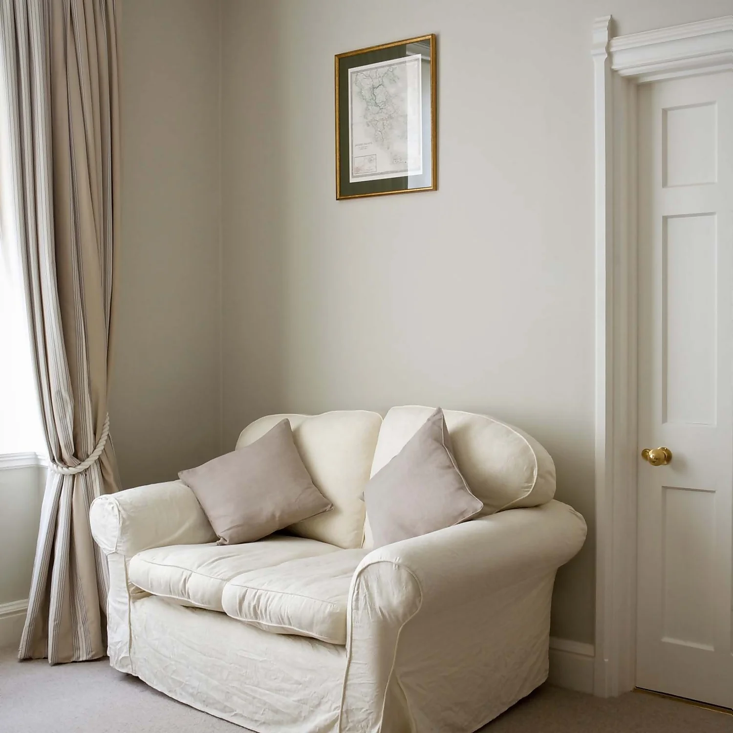 Farrow & Ball Modern Eggshell Old White - 2.5L 4 Farrow & Ball Modern Eggshell Old White - 2.5L - Image 2