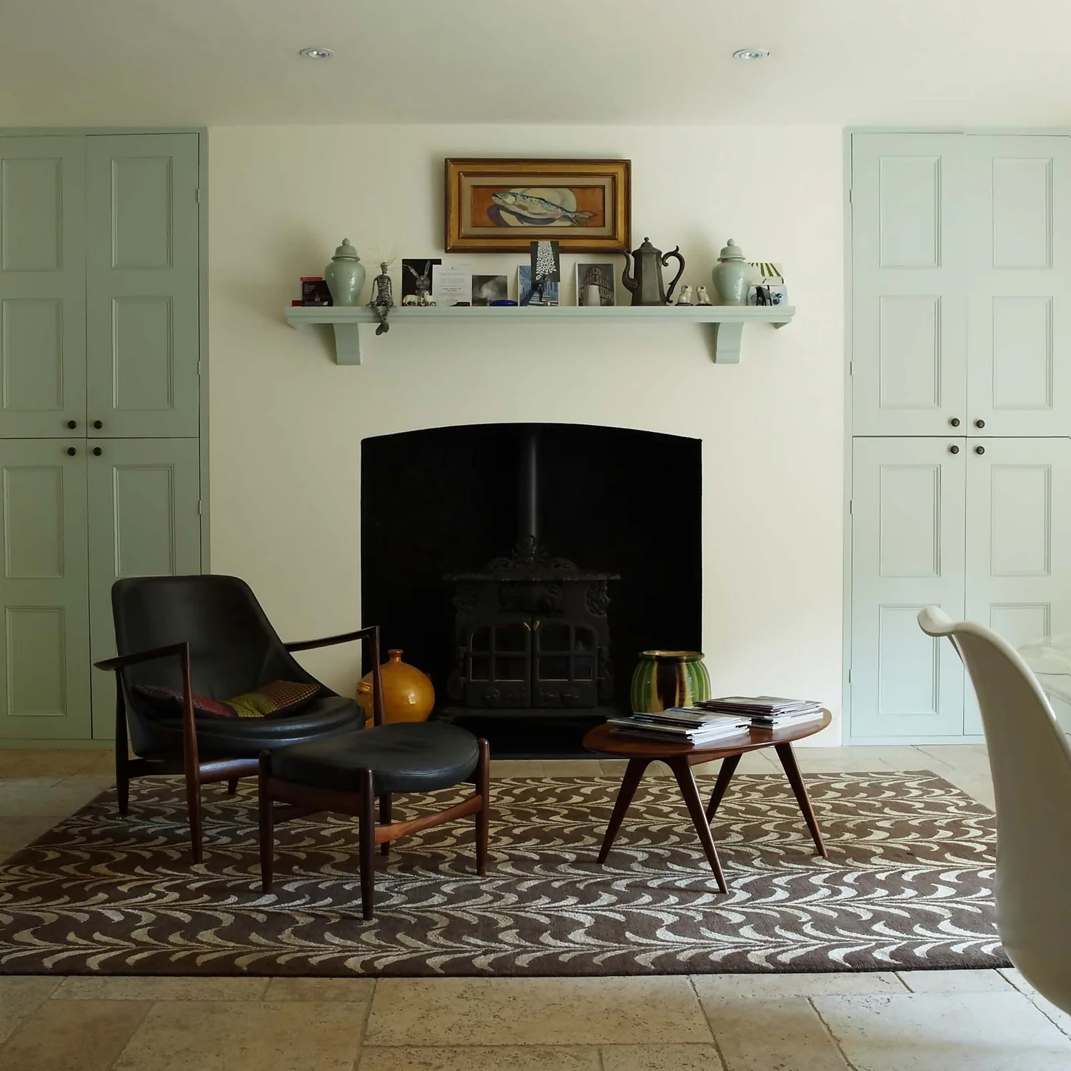 Farrow & Ball Modern Eggshell Paint Teresa's Green - 2.5L 4 Farrow & Ball Modern Eggshell Paint Teresa's Green - 2.5L - Image 2