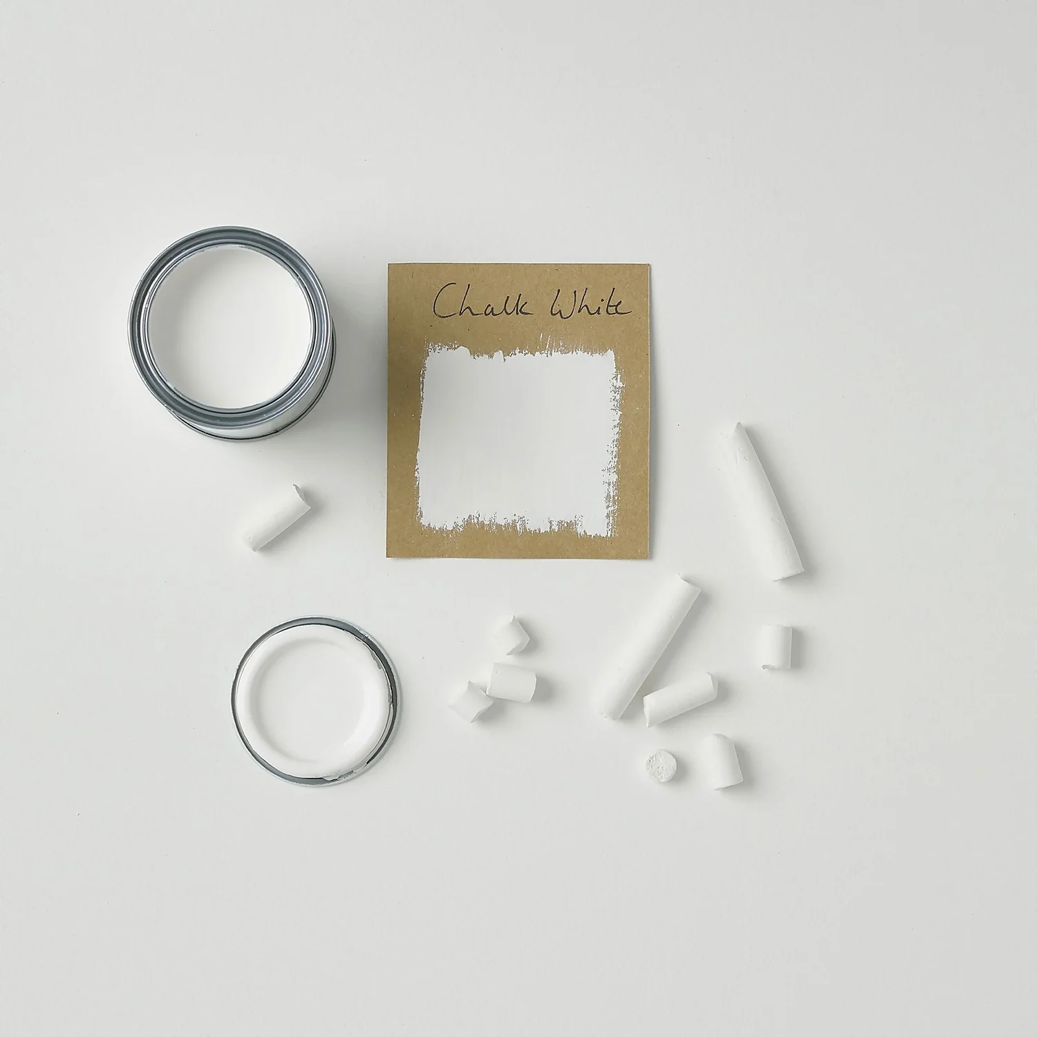 Rust-Oleum Chalky Floor Paint Chalk White - 2.5L 4 Rust-Oleum Chalky Floor Paint Chalk White - 2.5L - Image 2