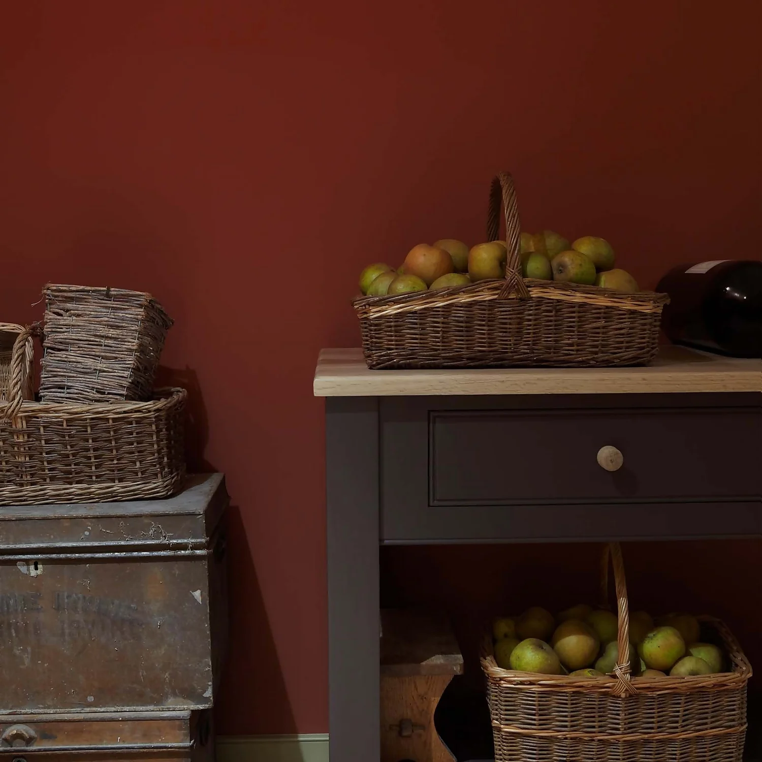 Farrow & Ball Modern Eggshell Picture Gallery Red - 750ml 4 Farrow & Ball Modern Eggshell Picture Gallery Red - 750ml - Image 2