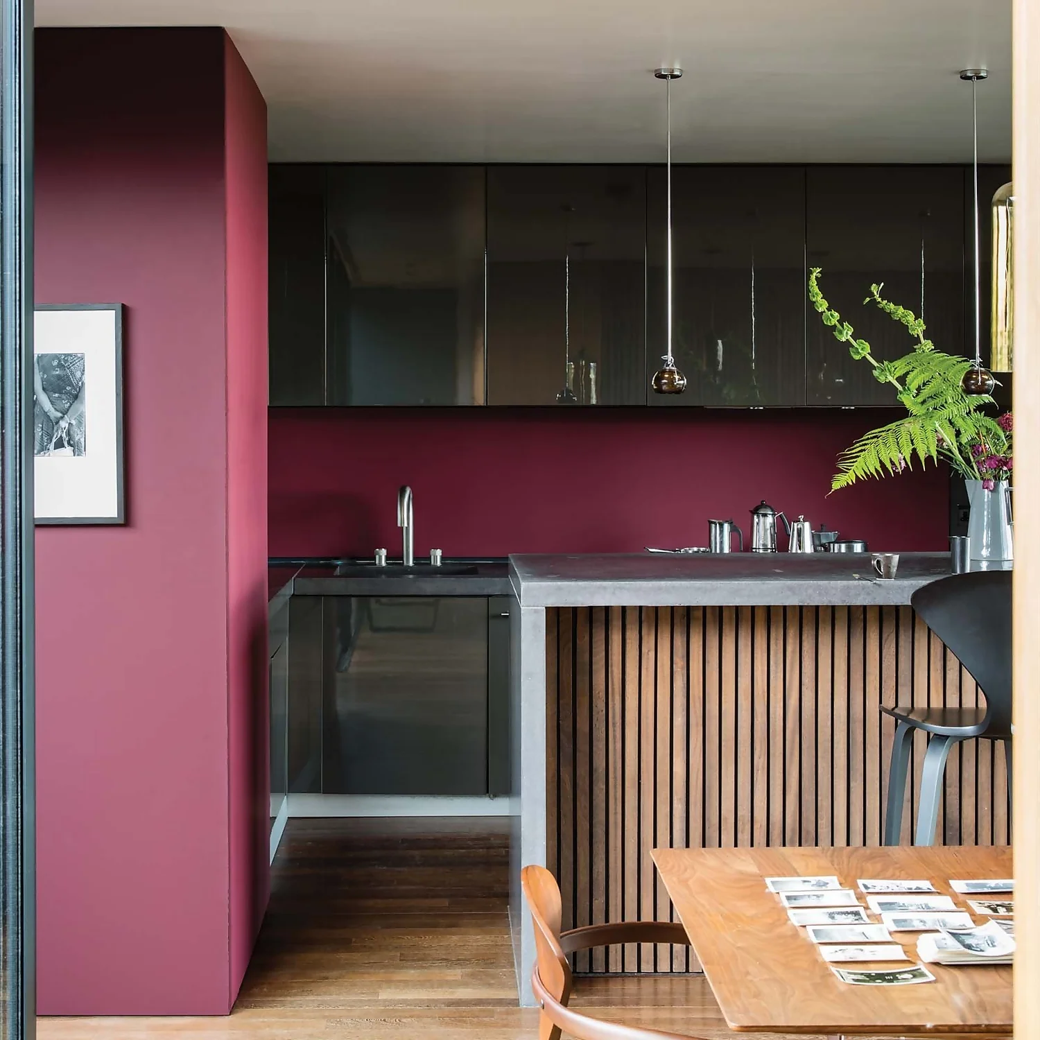 Farrow & Ball Modern Eggshell Paint Preference Red - 750ml 4 Farrow & Ball Modern Eggshell Paint Preference Red - 750ml - Image 2